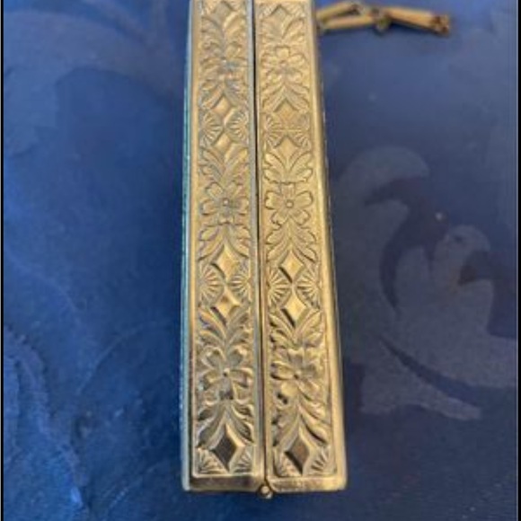 Art Deco Compact Vanity Purse - Picture 3 of 8